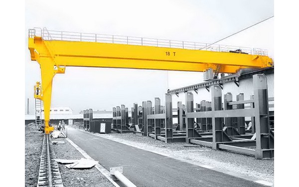 18TWʽW(bio)TʽؙC(j) 18t European standard semi-gantry crane